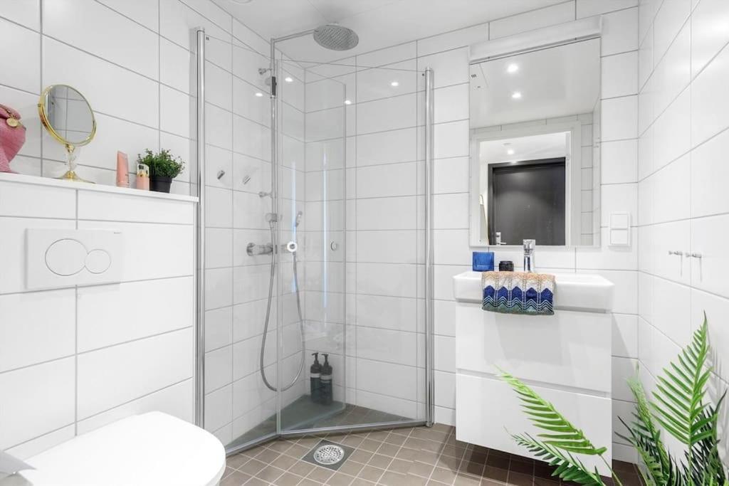 Scandpoint Apartment Fornebu Near Sea Front With Outdoor Walk! Stabekk Eksteriør billede