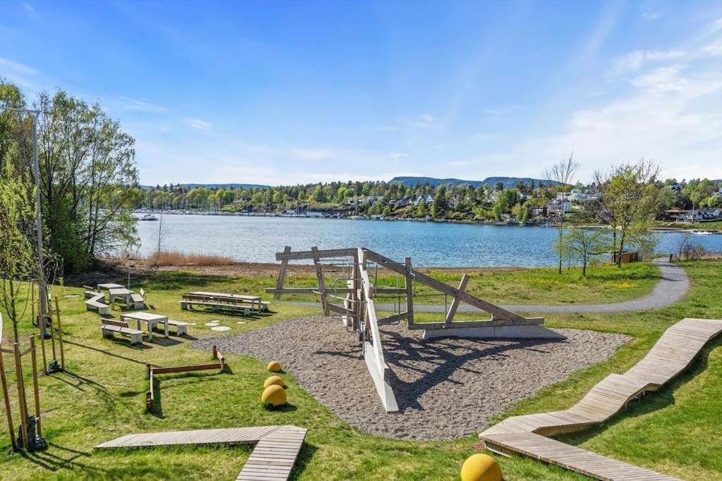 Scandpoint Apartment Fornebu Near Sea Front With Outdoor Walk! Stabekk Eksteriør billede